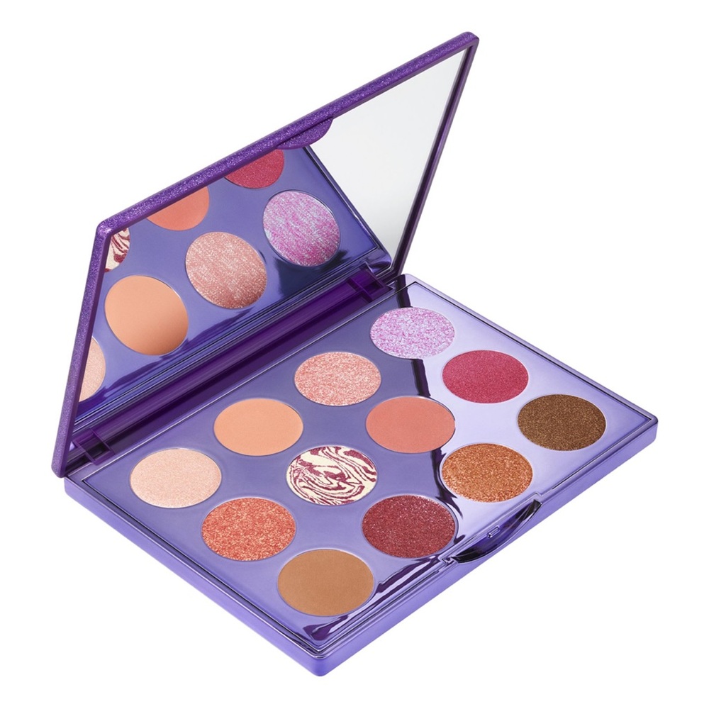 MAC x Lisa Eyeshadow Palette